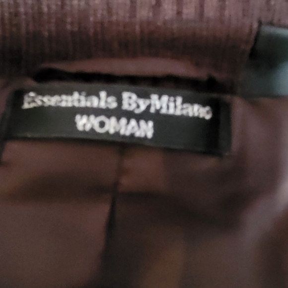 Vest - Picture 3 of 4